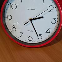 Orologio da muro rosso (Monteverde Nuovo)
