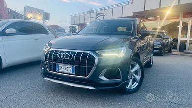 AUDI Q3 35 TDI S tronic Business Advanced