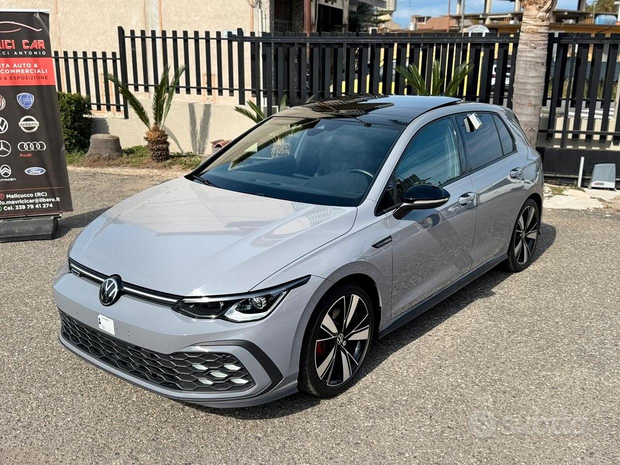 VOLKSWAGEN Golf 8ª serie