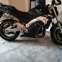 Suzuki GSR 600