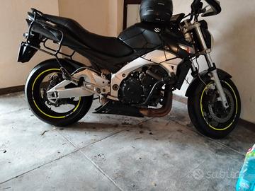 Suzuki GSR 600