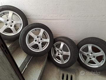 Cerchi e gomme invernali 175/65 r 15 Fiat Punto ev