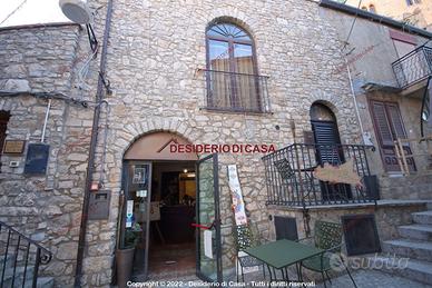 Locale, Caccamo.