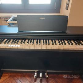 pianoforte elettrico usato  come nuovo