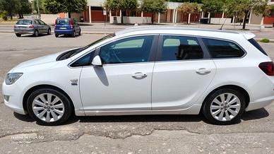 OPEL ASTRA J 1.4 TURBO BENZINA COSMO 140cv 02/2012