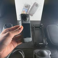 Insta360 X4 + Gabbia Neewer