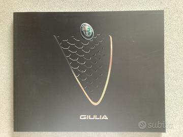 BROCHURE ALFA ROMEO GIULIA