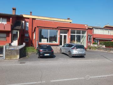Magazzino-Negozio di mq 200