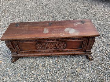 Cassapanca in legno massello stile rinascimentale 