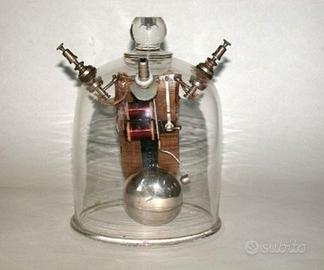 Bell jar (campana di vetro per vuoto) XX secolo
