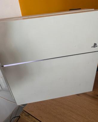 Play 4 funzionante con disco incastrato