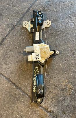 Alzavetro anteriore sx nissan Qashqai anno 2014