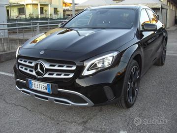 MERCEDES-BENZ GLA 220 Automatic 4Matic Premium