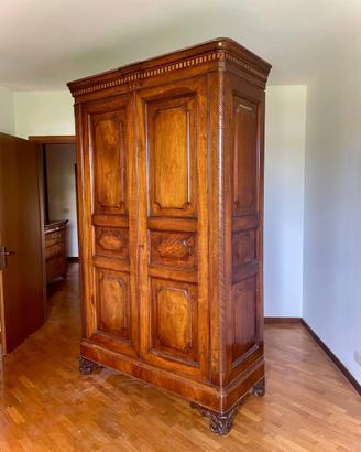 ARMADIO NOCE MASSICCIO PIEMONTE META' 700 INTARSIO