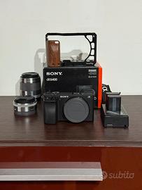 Sony A6400 (solo corpo) + Accesori