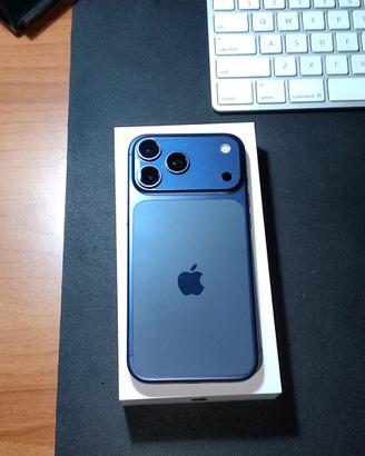 IPhone 17 Pro Max 256GB – Scatola e 2 cover Apple
