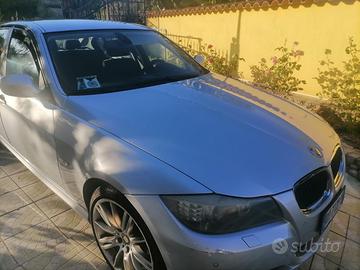 BMW 320 Serie 3 Berlina, gommata e tagliandata