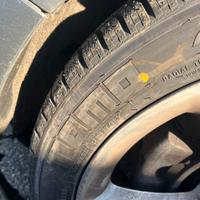 4 gomme 235 45 R19 momo nuove