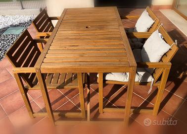 Tavolo e sedie da esterno + tavolo d'appoggio