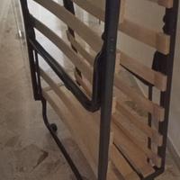 rete, e letto singolo contenitore