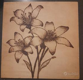 Quadro floreale artigianale con tecnica pirografia