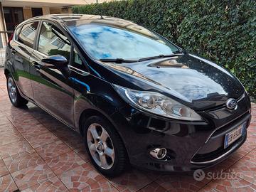 Ford Fiesta Titanium 5p 1.4 BZ/gpl