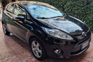 Ford Fiesta Titanium 5p 1.4 BZ/gpl