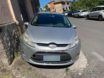 FORD FIESTA, zona San Martino