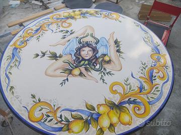 Tavoli artistici personalizzabili