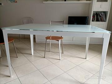 Tavolo  soggiorno moderno