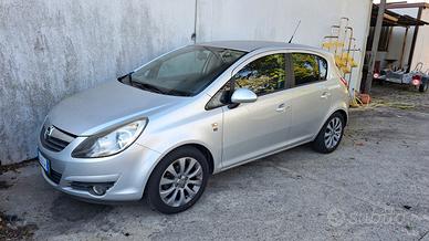 Opel Corsa 1.2 5 porte Cosmo OK NEO PATENTATI MOTO