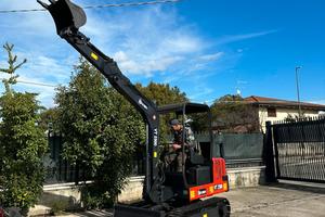 E155 Escavatore 24 q Hinowa VT2500 allargabile