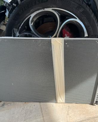 Radiatore acqua supplementare e A/C Audi