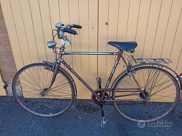 bicicletta Bianchi colore rosso da uomo