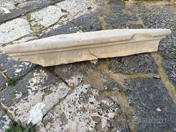 Gradino antico , pietra serena