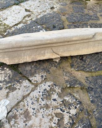 Gradino antico , pietra serena