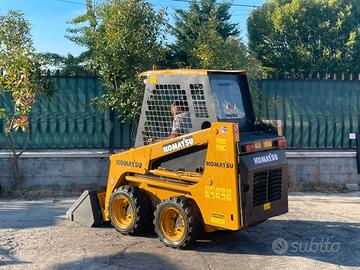 P90 Mini pala 15 q.li Komatsu con Joystick