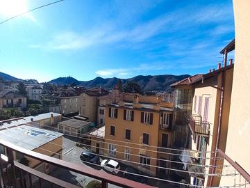 Bilocale Como centro zona Valduce