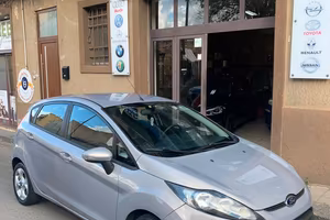 Ford Fiesta Ikon 1.4 TDCi 70CV 5p. Business