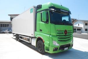 Mercedes-Benz Actros 2542 frigo con sponda