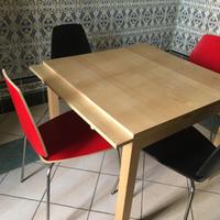 Tavolo allungabile con 4 sedie