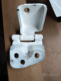 cerniera portellone posteriore Suzuki Jimny