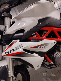 Moto Benelli BN125