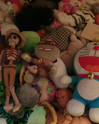 Peluche e pupazzi vari