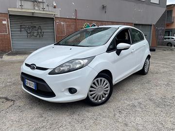 Ford Fiesta 1.4 TDCi 70CV 5 porte Titanium