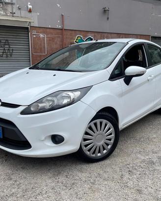 Ford Fiesta 1.4 TDCi 70CV 5 porte Titanium
