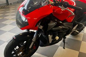 Aprilia Tuono 1000 r