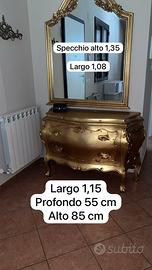 Specchio e comò