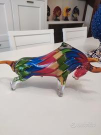 Toro in vetro multicolor