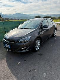 Opel Astra J